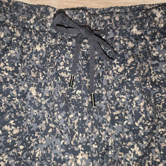 Athleta Women's Printed Baja Navy Blue Speckled Running Athletic Shorts -Sz 4 - Picture 6 of 15